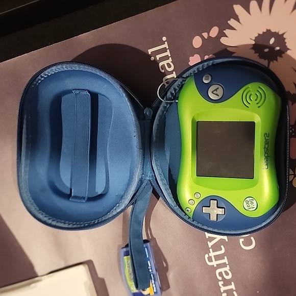 Leapster2 Connected Learning Game System - Green - Picture 2 of 11